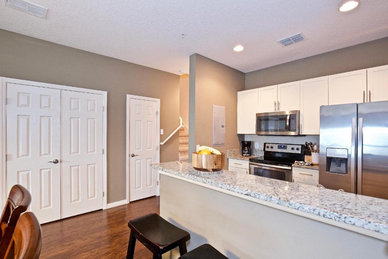 Great And Practical Townhouse In Gated Community, Sleeps 6 10 Min To Disney! Orlando Exterior photo